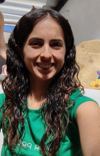Hoy me mueve ser consciente de que la vida es un ratico y se pasa sumamente rápido...
Esta soy aquí y ahora improvisando y dejando al Ser y la inteligencia divina actuar en mi ser.
.
Es una prueba, que tal les parece que creemos un programa donde demos mensajes del tarot, hablemos de la energía del día, el color y la conexión divina del día.
.