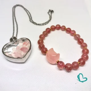 Corazones de cuarzo y pulseras hechas con intención para recordarle a mamá cuánto la amas.
Cada pieza es más que un detalle: es un símbolo de conexión, sanación y gratitud.

.
#cuarzos #sanacion #diadelamadre #regalosholisticos